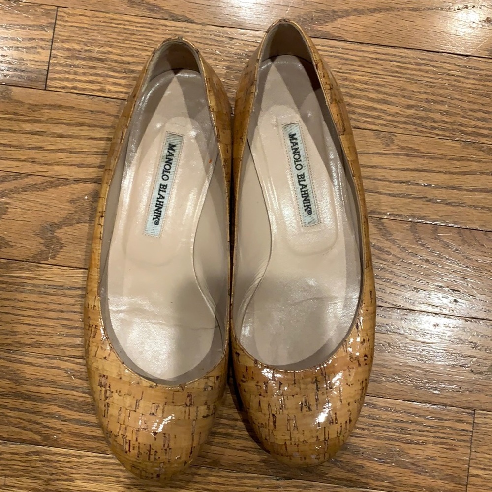 Manolo Blahnik tan flats